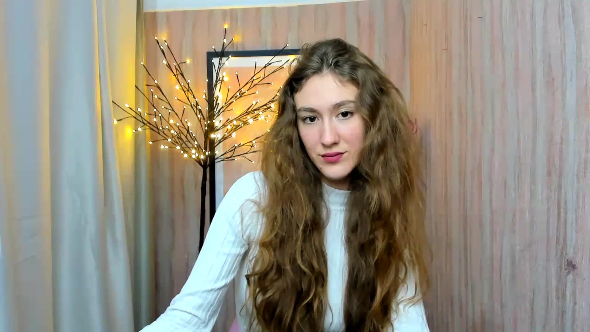 Gallery image thumbnail from EmilyWall's myfreecams stream on, 11/16/2023, 11:32 image 10 of 20