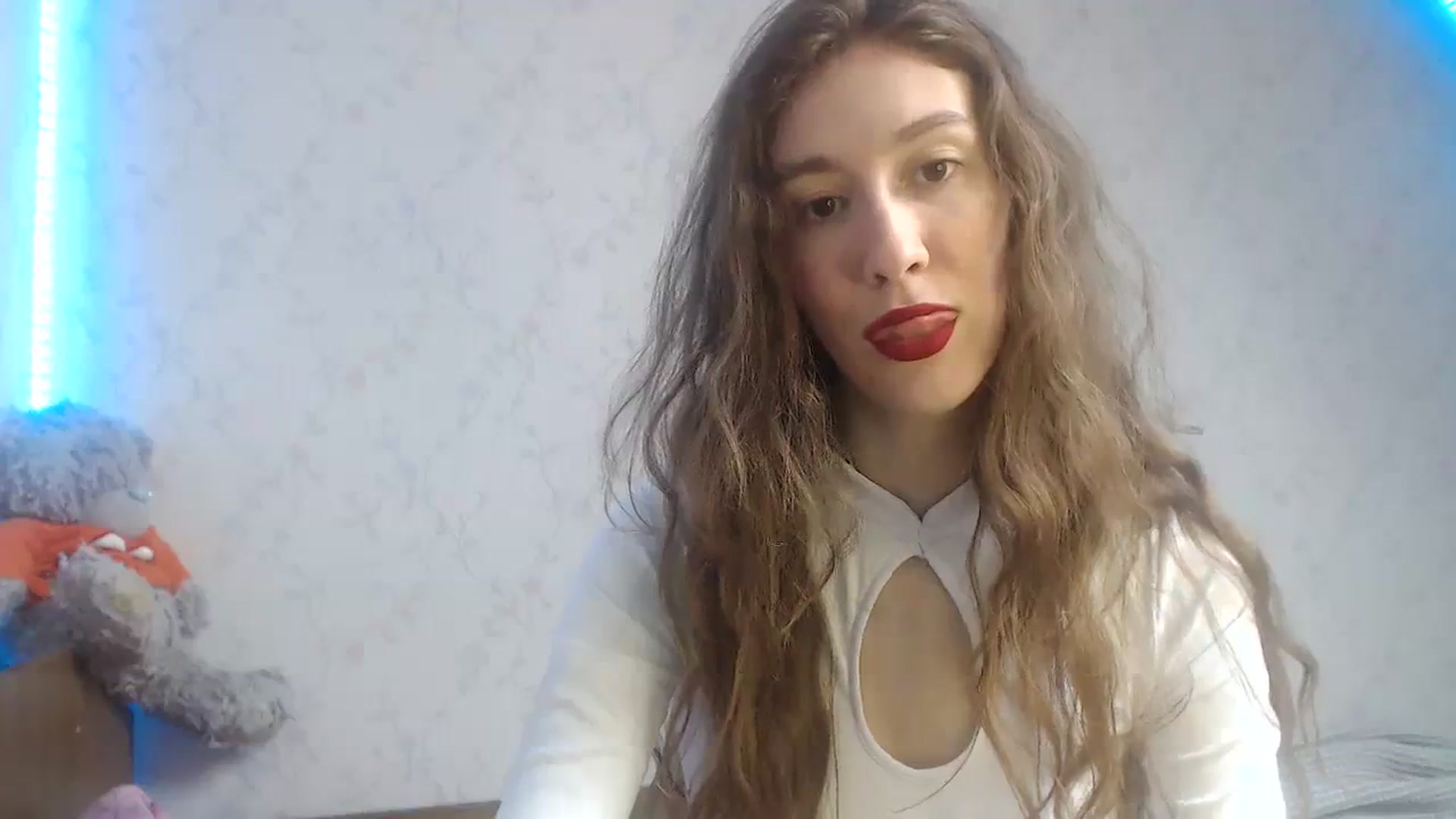 Gallery image thumbnail from EmilyWall's myfreecams stream on, 12/18/2023, 10:53 image 15 of 20