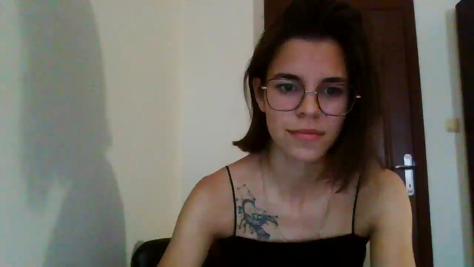 Gallery image thumbnail from EmilyWills's myfreecams stream on, 11/03/2025, 13:03 image 9 of 20