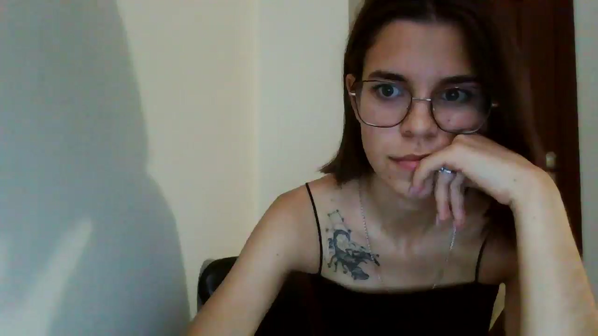 Gallery image thumbnail from EmilyWills's myfreecams stream on, 11/03/2025, 14:37 image 6 of 20