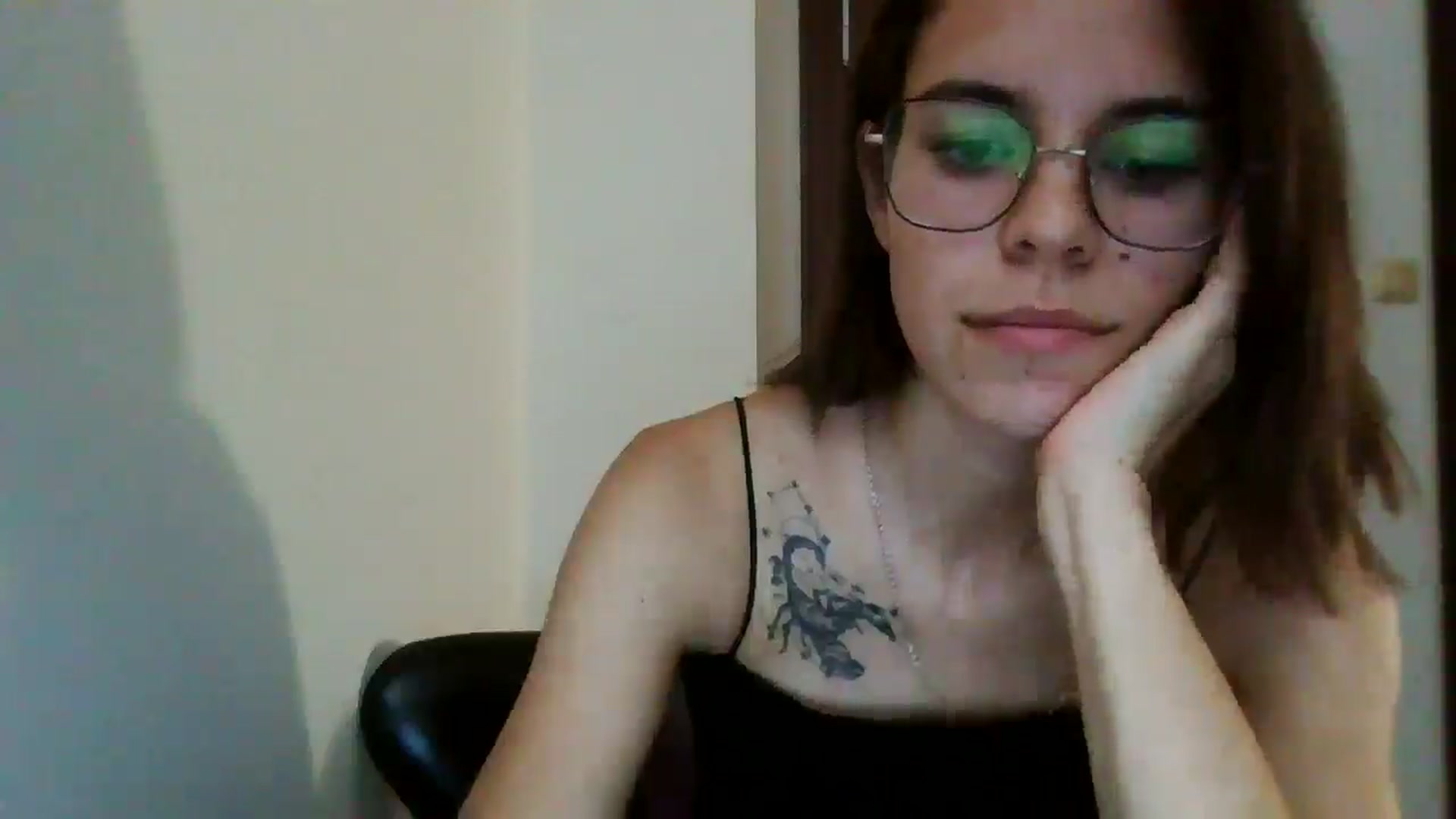 Gallery image thumbnail from EmilyWills's myfreecams stream on, 11/03/2025, 14:37 image 17 of 20