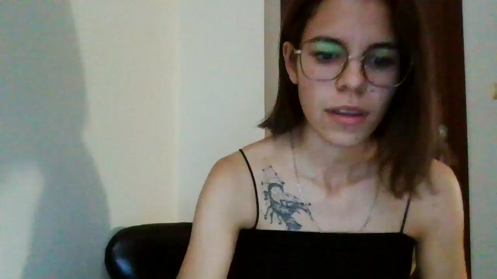 Gallery image thumbnail from EmilyWills's myfreecams stream on, 11/03/2025, 14:37 image 11 of 20