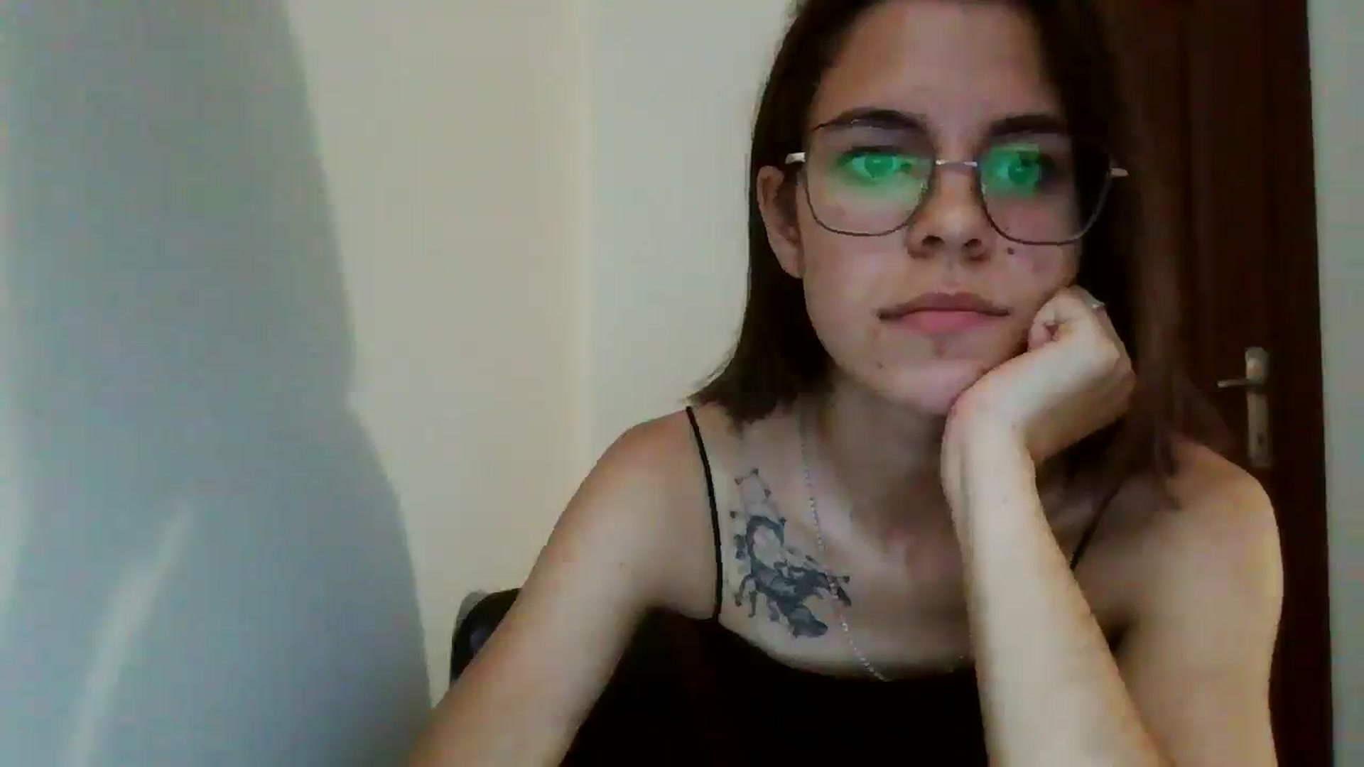 Gallery image thumbnail from EmilyWills's myfreecams stream on, 11/03/2025, 14:37 image 9 of 20