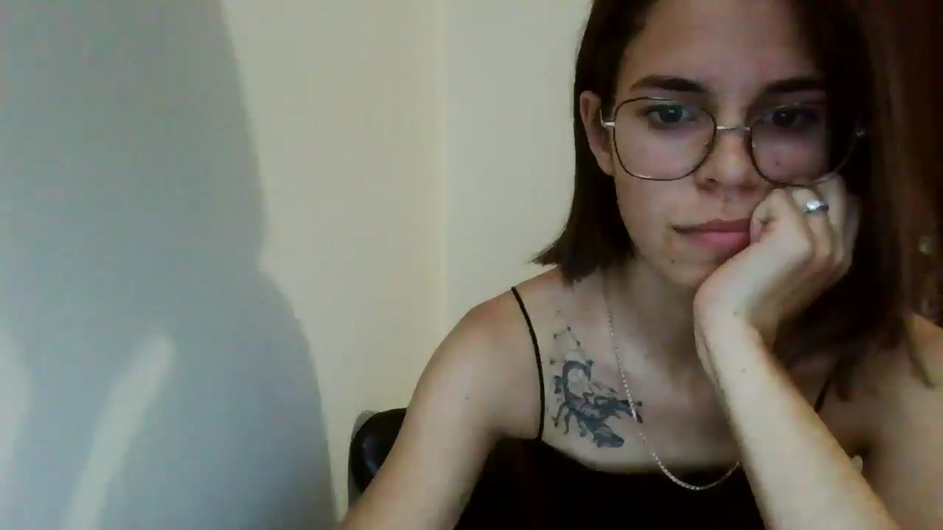 Gallery image thumbnail from EmilyWills's myfreecams stream on, 11/03/2025, 14:37 image 2 of 20