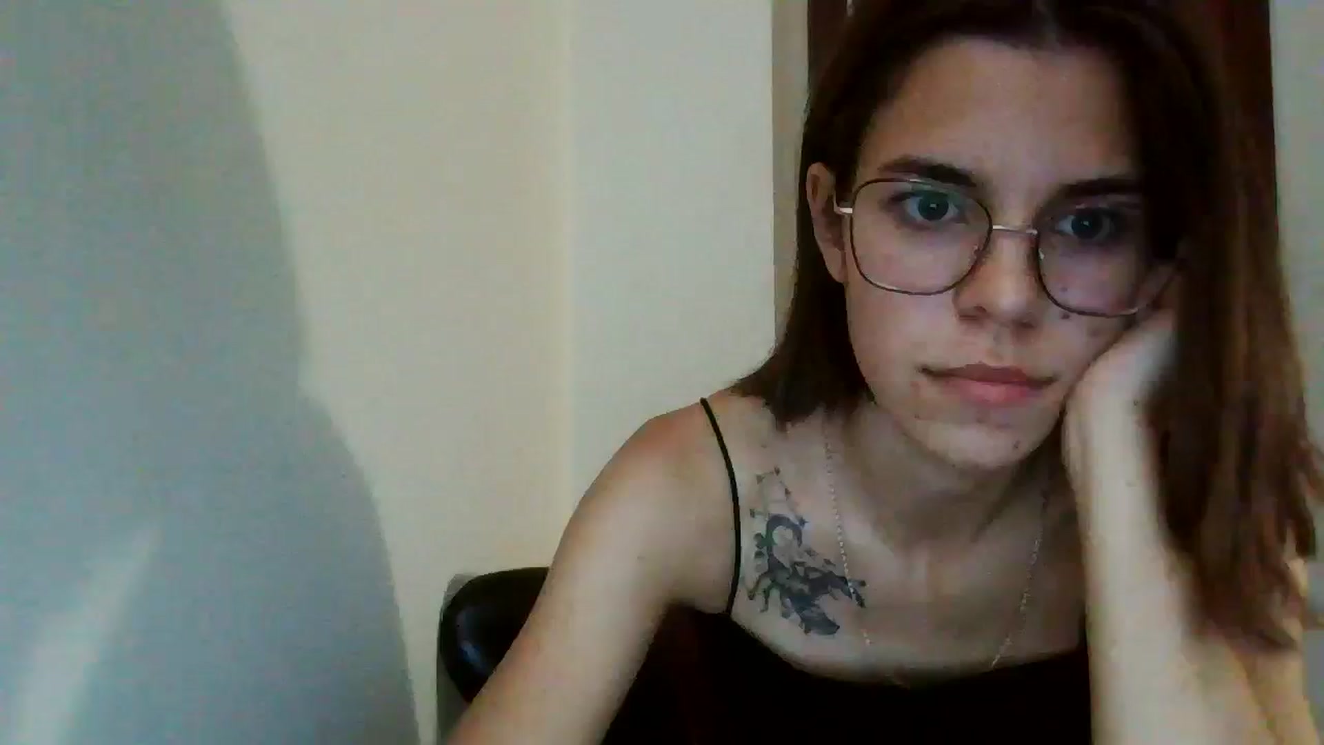 Gallery image thumbnail from EmilyWills's myfreecams stream on, 11/03/2025, 14:37 image 5 of 20
