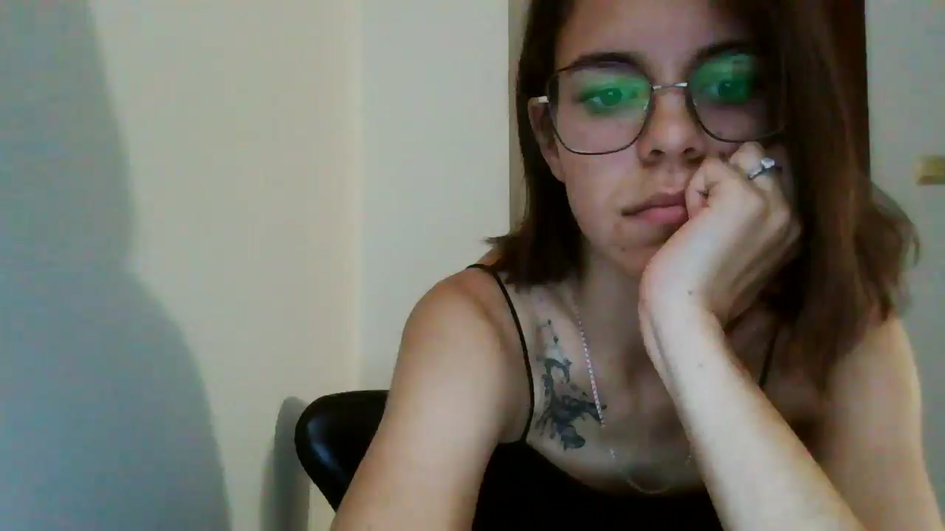 Gallery image thumbnail from EmilyWills's myfreecams stream on, 11/03/2025, 15:37 image 17 of 20