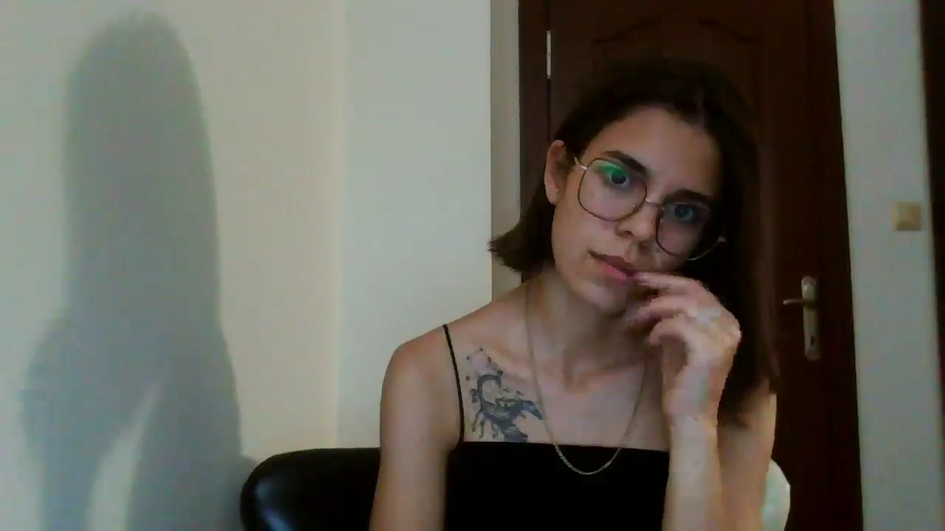 Gallery image thumbnail from EmilyWills's myfreecams stream on, 11/03/2025, 16:37 image 13 of 20