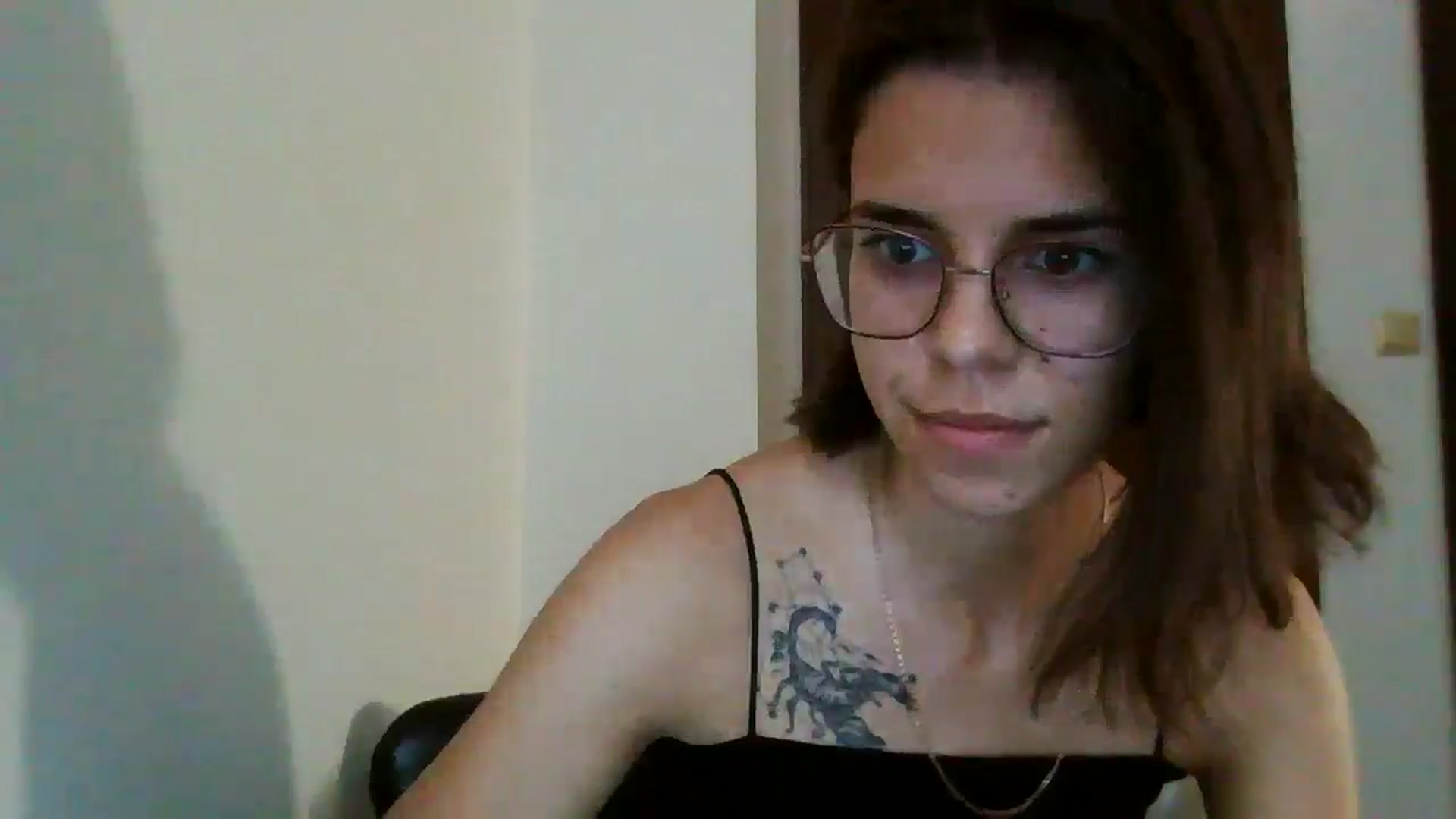 Gallery image thumbnail from EmilyWills's myfreecams stream on, 11/03/2025, 16:37 image 17 of 20