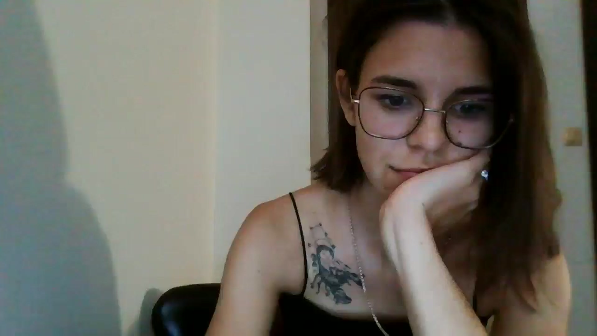 Gallery image thumbnail from EmilyWills's myfreecams stream on, 11/03/2025, 16:37 image 7 of 20