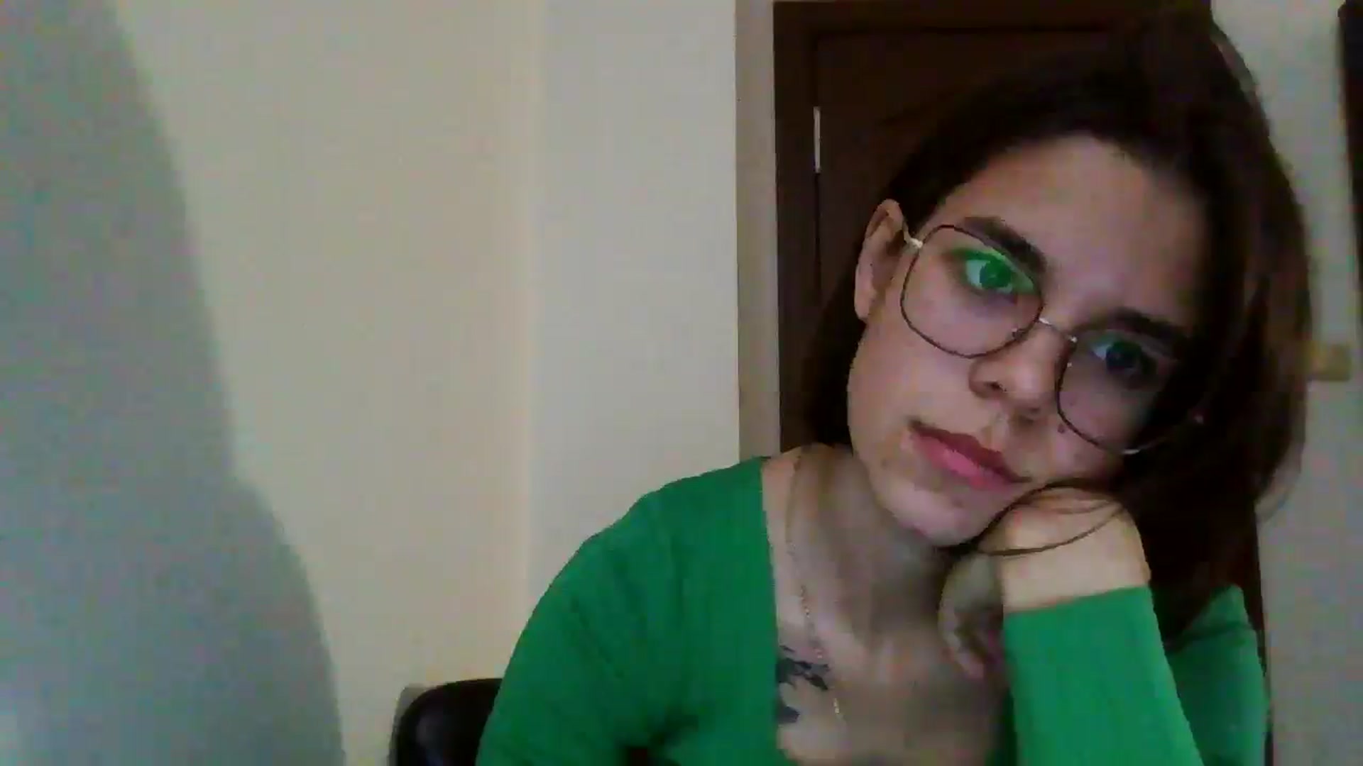 Gallery image thumbnail from EmilyWills's myfreecams stream on, 11/05/2025, 10:38 image 14 of 20