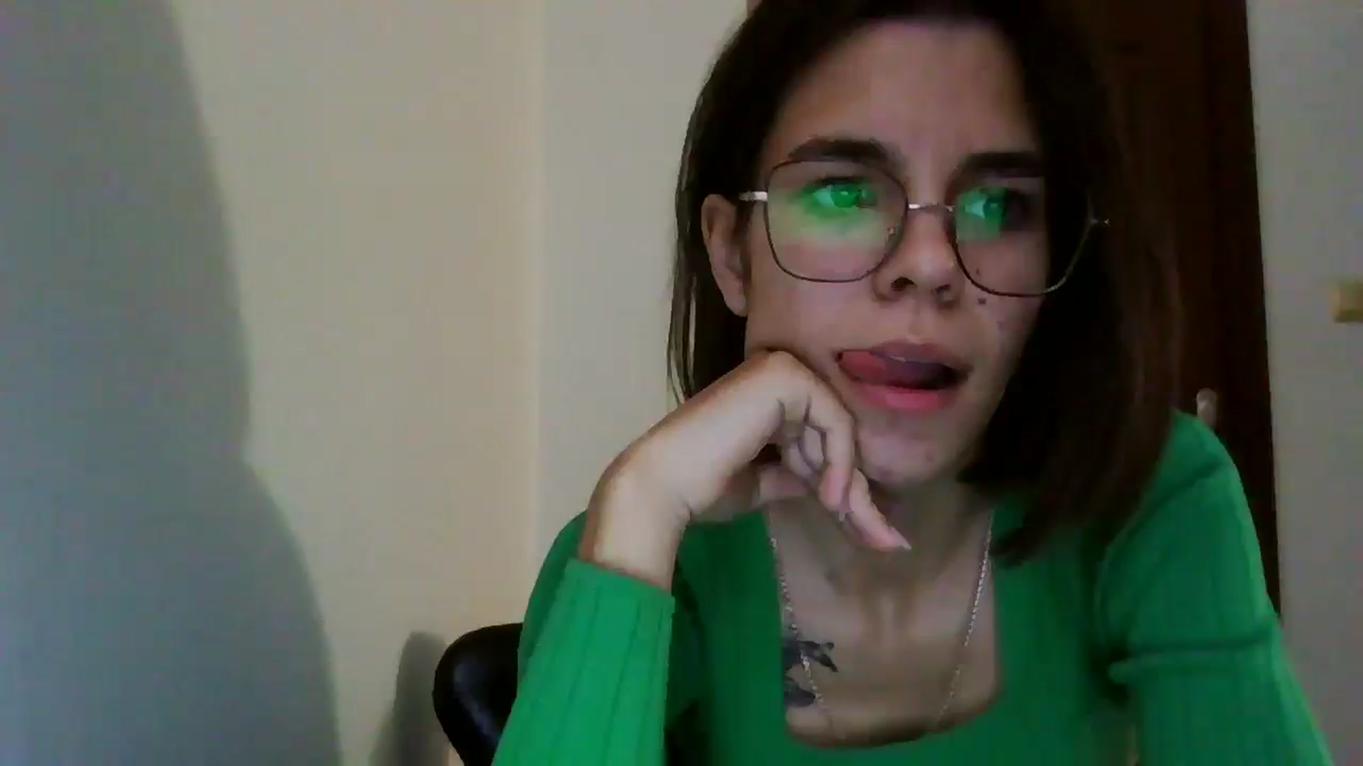 Gallery image thumbnail from EmilyWills's myfreecams stream on, 11/05/2025, 14:38 image 4 of 20