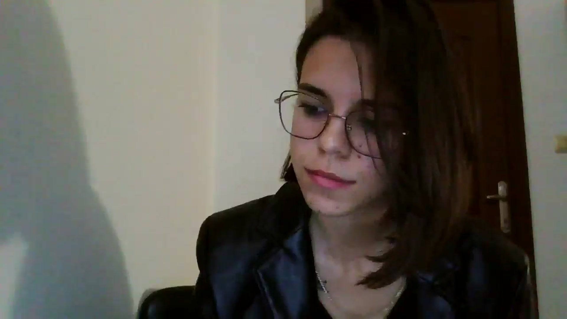 Gallery image thumbnail from EmilyWills's myfreecams stream on, 11/06/2025, 11:38 image 17 of 20