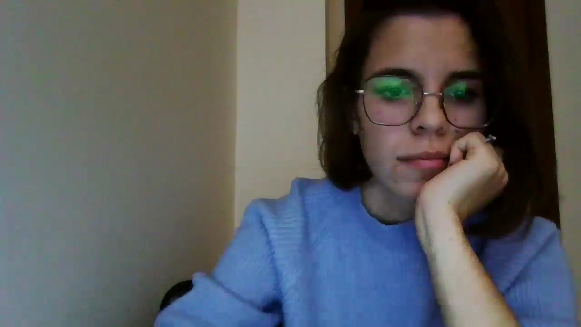Gallery image thumbnail from EmilyWills's myfreecams stream on, 11/10/2025, 15:30 image 15 of 20