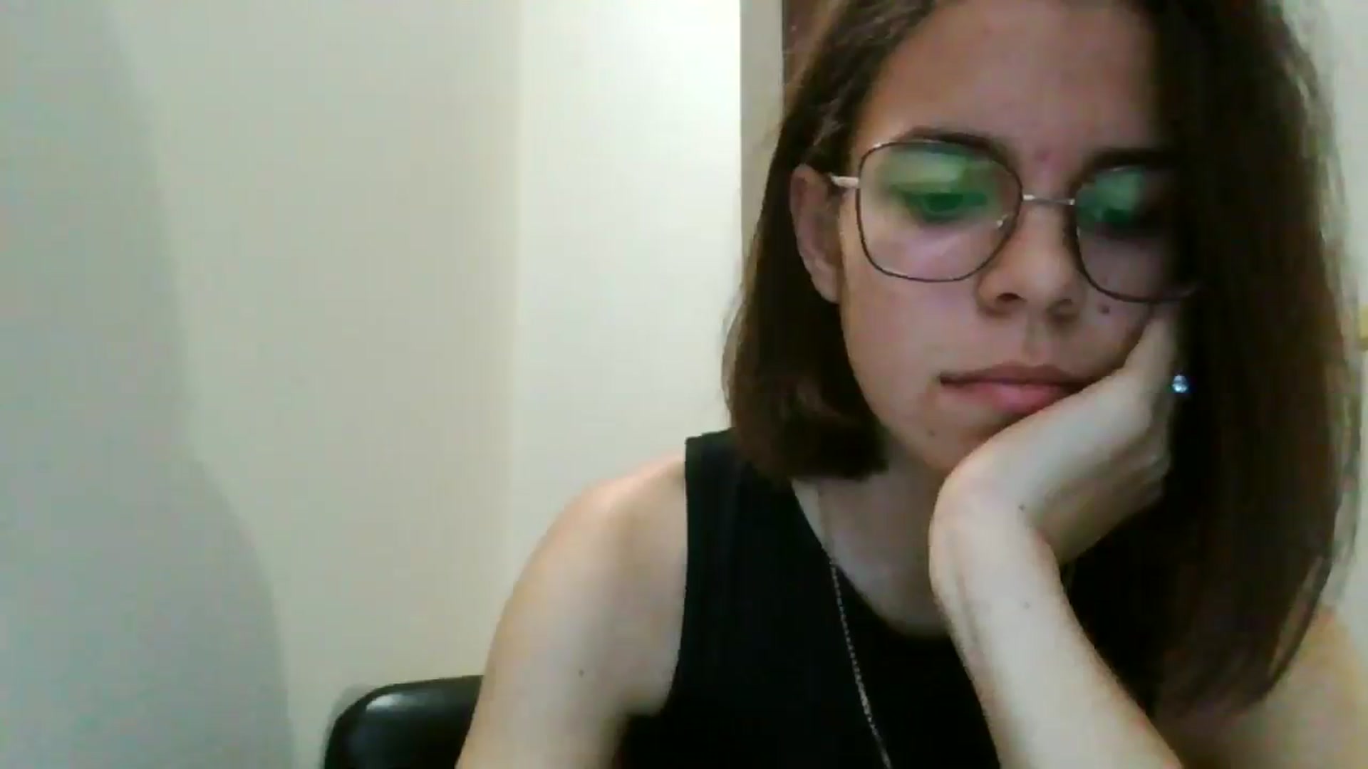 Gallery image thumbnail from EmilyWills's myfreecams stream on, 11/16/2025, 20:26 image 19 of 20