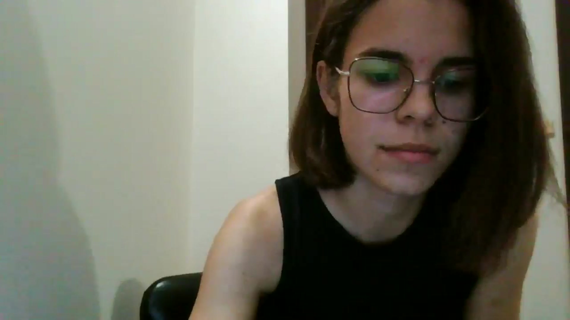 Gallery image thumbnail from EmilyWills's myfreecams stream on, 11/16/2025, 21:23 image 3 of 20