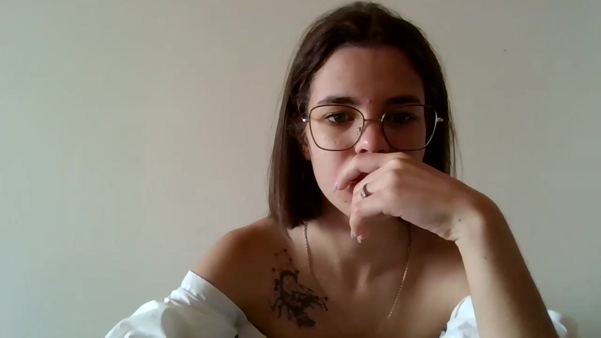 Gallery image thumbnail from EmilyWills's myfreecams stream on, 11/17/2025, 11:55 image 1 of 20