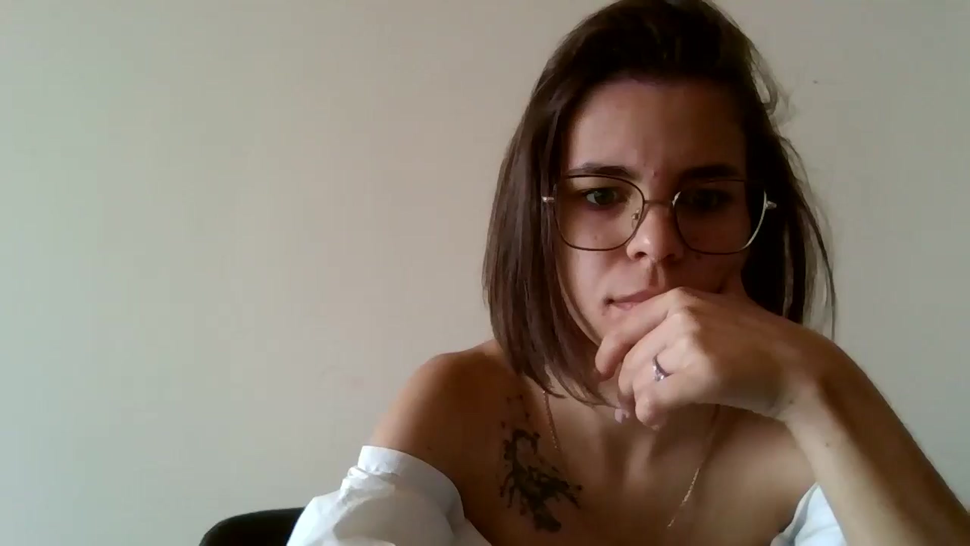 Gallery image thumbnail from EmilyWills's myfreecams stream on, 11/17/2025, 13:24 image 1 of 20