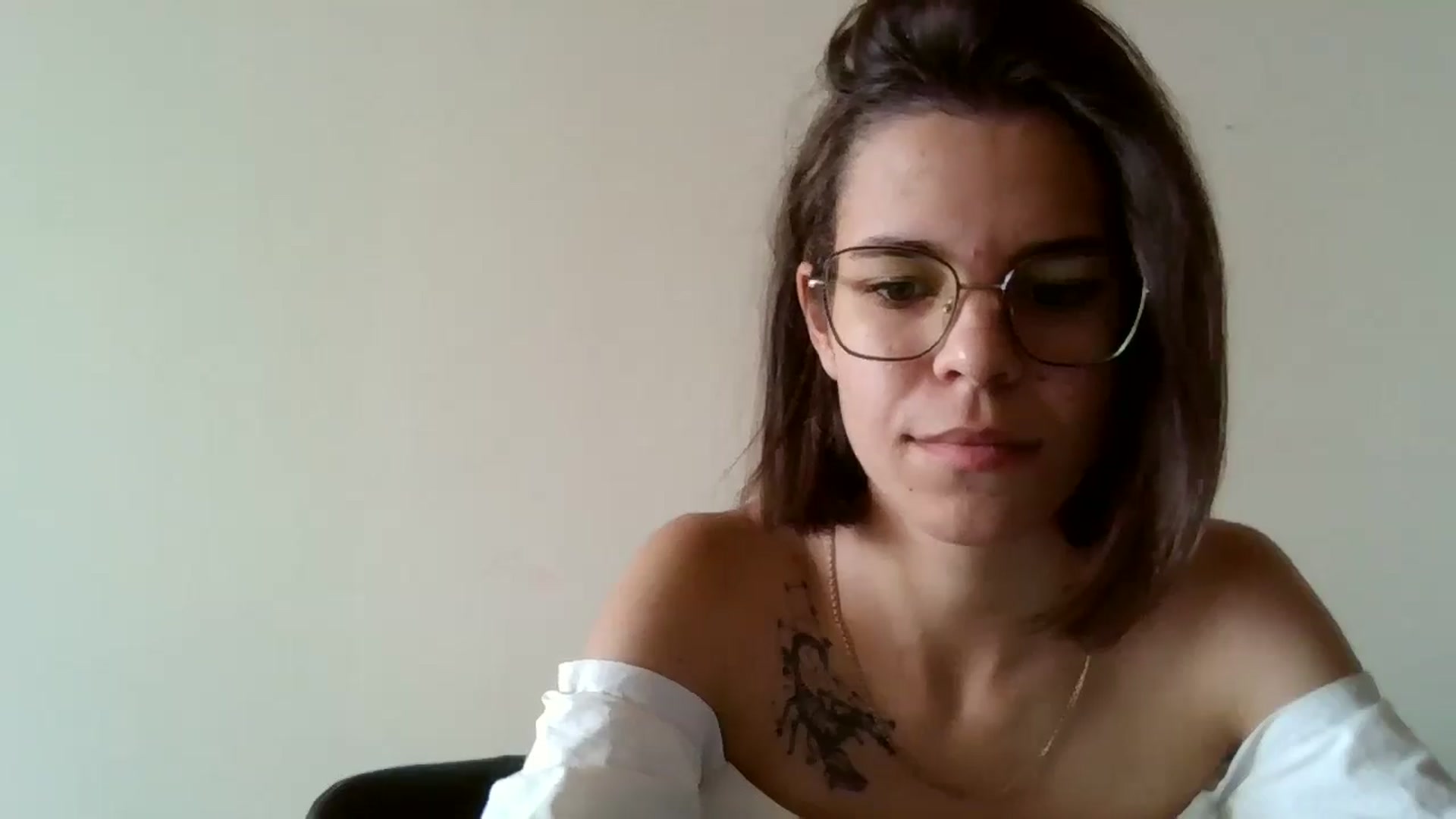 Gallery image thumbnail from EmilyWills's myfreecams stream on, 11/17/2025, 13:24 image 17 of 20