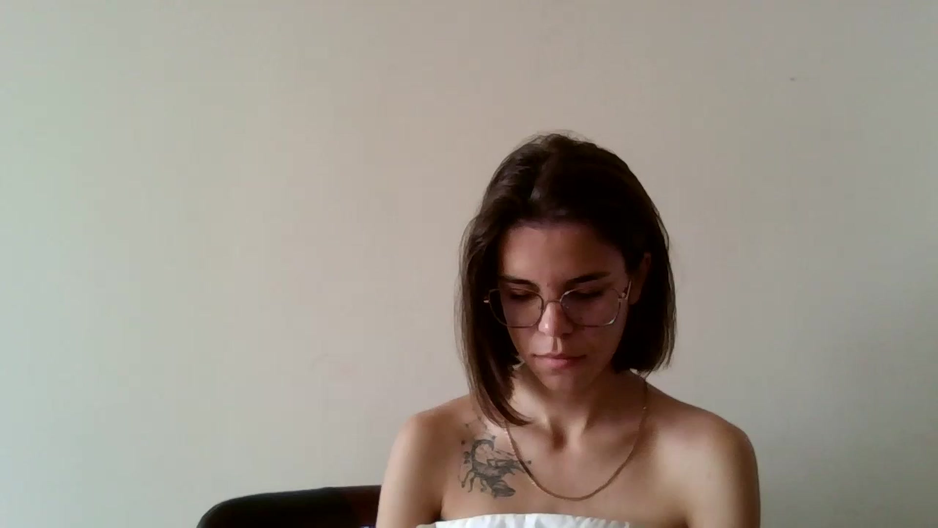 Gallery image thumbnail from EmilyWills's myfreecams stream on, 11/17/2025, 13:24 image 3 of 20