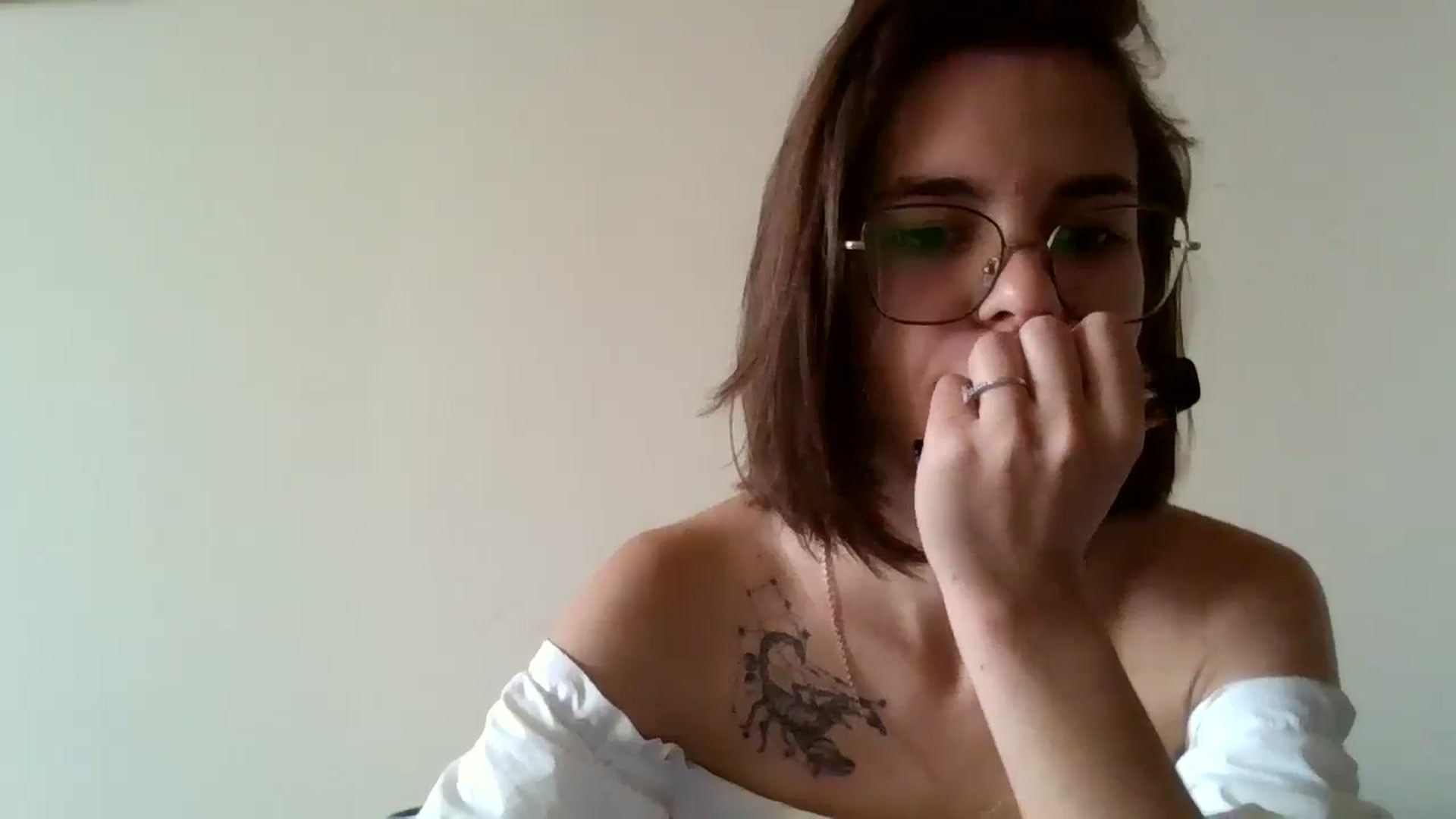 Gallery image thumbnail from EmilyWills's myfreecams stream on, 11/17/2025, 14:01 image 4 of 20