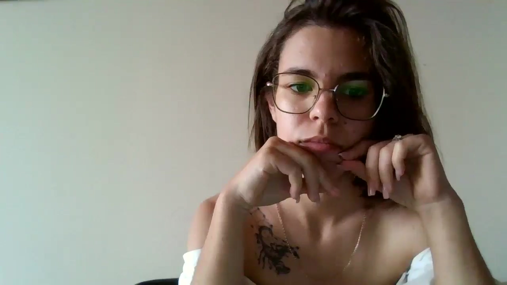 Gallery image thumbnail from EmilyWills's myfreecams stream on, 11/17/2025, 14:01 image 14 of 20