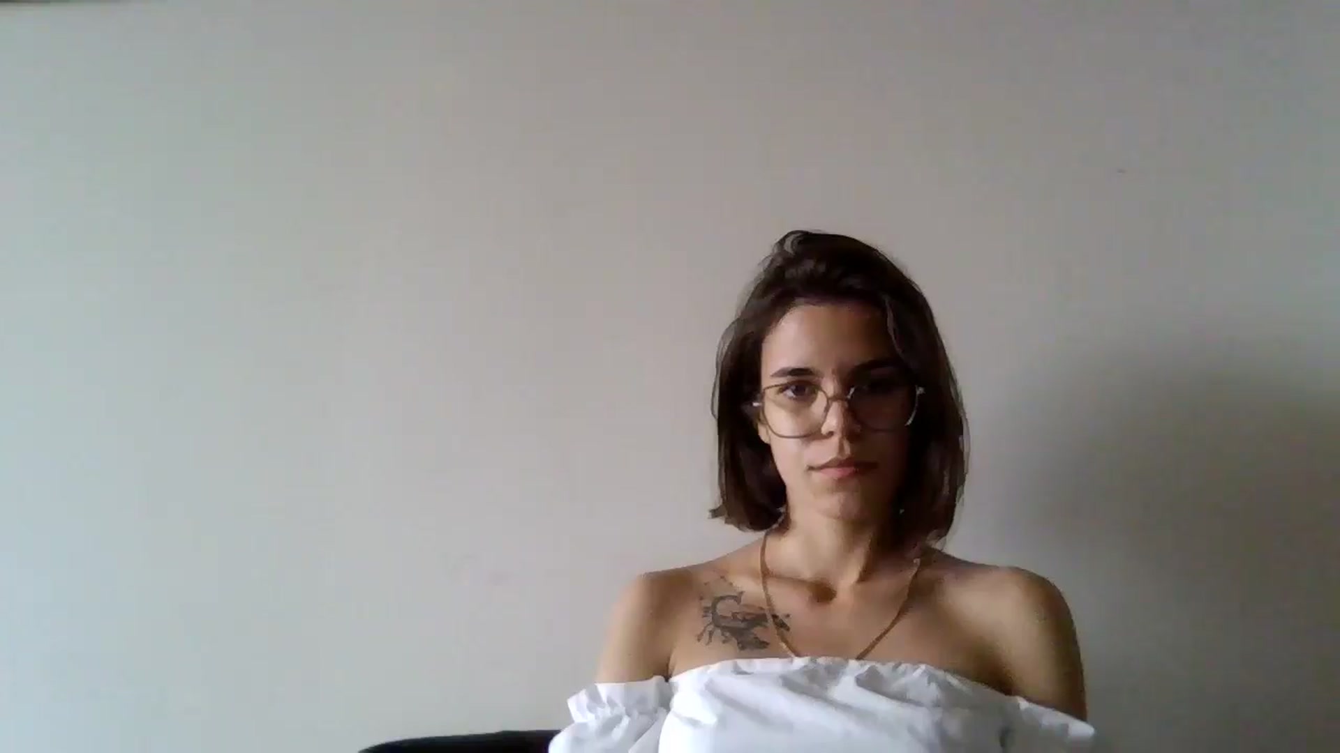 Gallery image thumbnail from EmilyWills's myfreecams stream on, 11/17/2025, 14:01 image 18 of 20