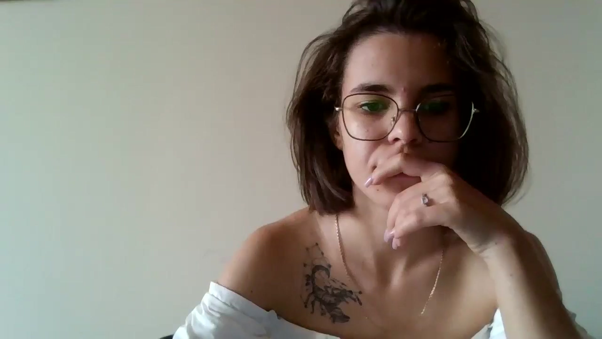 Gallery image thumbnail from EmilyWills's myfreecams stream on, 11/17/2025, 14:01 image 13 of 20