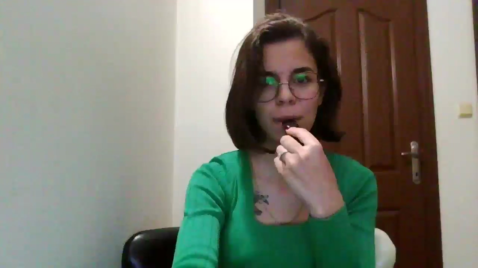 Gallery image thumbnail from EmilyWills's myfreecams stream on, 11/21/2025, 19:11 image 7 of 20
