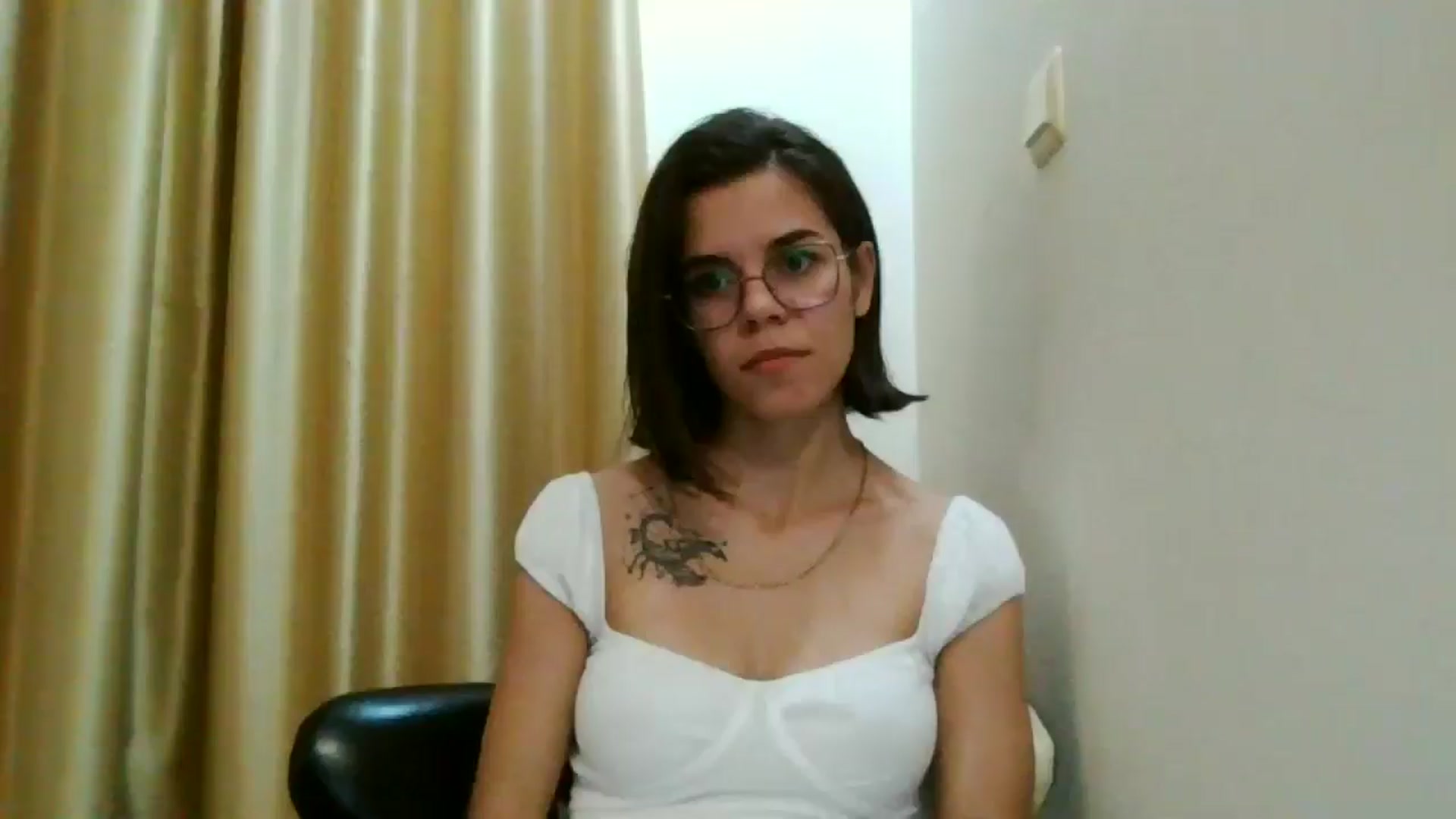 Gallery image thumbnail from EmilyWills's myfreecams stream on, 12/05/2025, 15:21 image 10 of 20