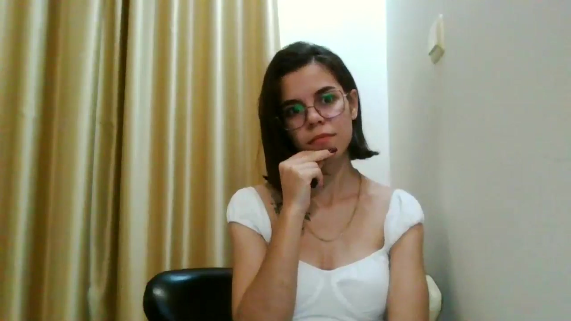 Gallery image thumbnail from EmilyWills's myfreecams stream on, 12/05/2025, 15:21 image 4 of 20
