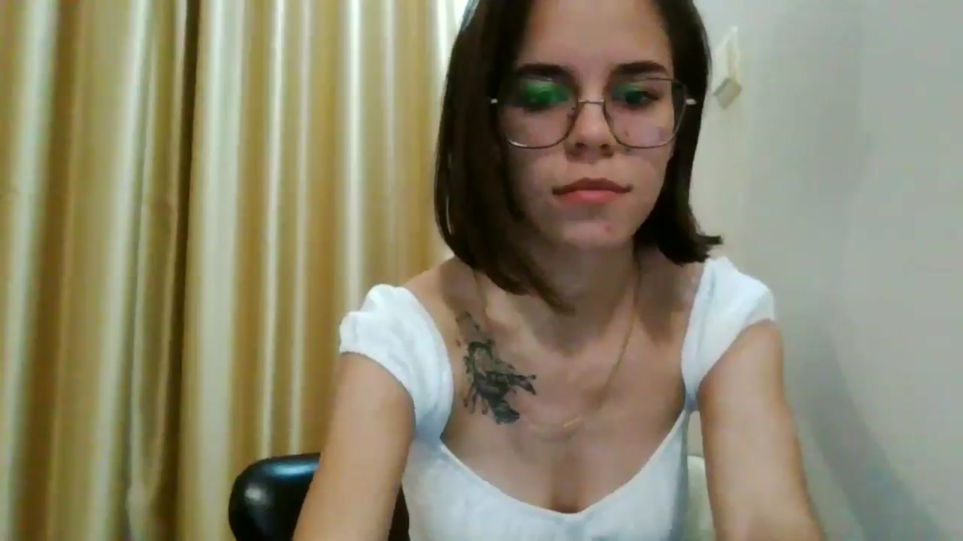 Gallery image thumbnail from EmilyWills's myfreecams stream on, 12/05/2025, 15:21 image 19 of 20