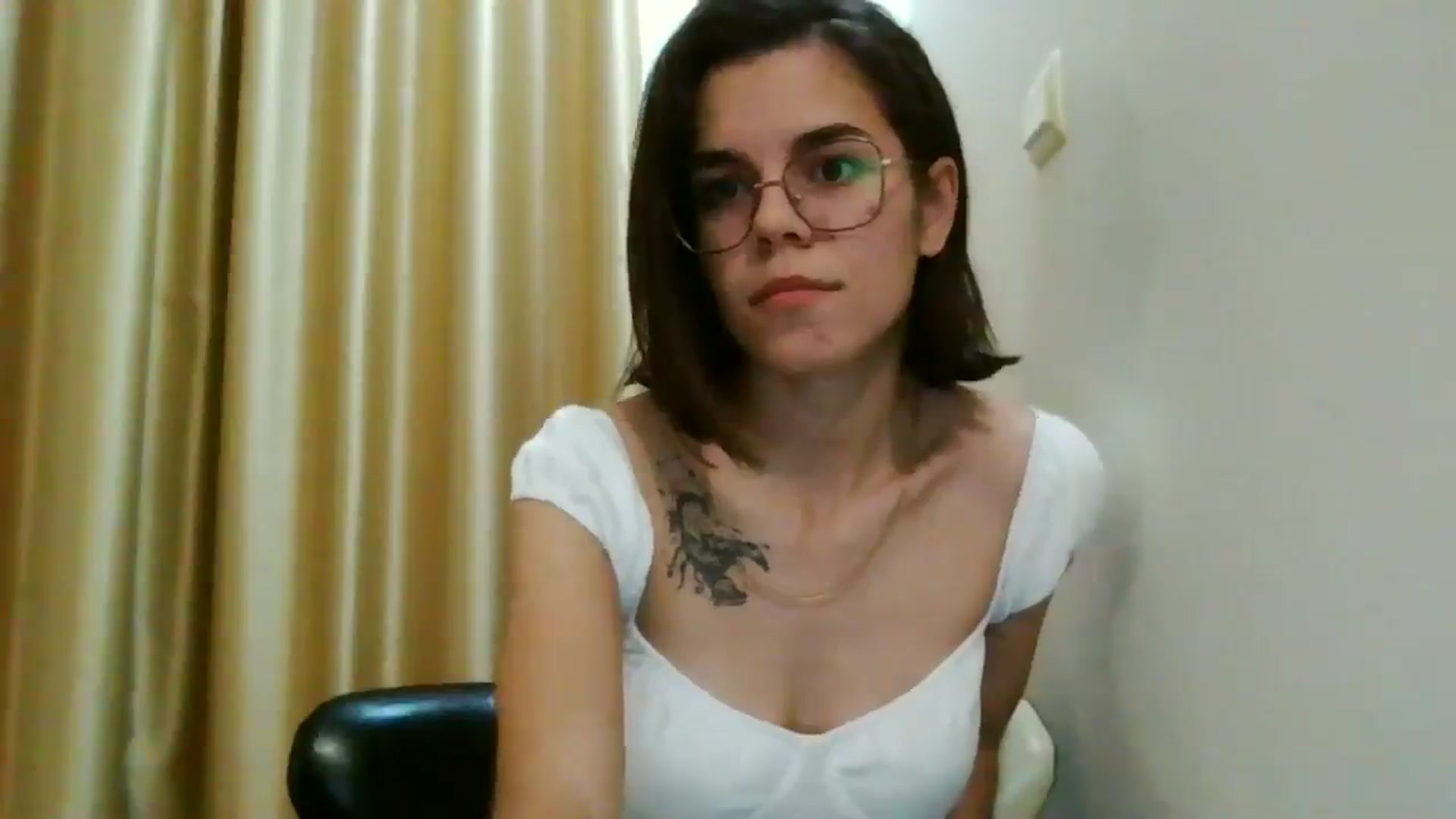 Gallery image thumbnail from EmilyWills's myfreecams stream on, 12/05/2025, 15:21 image 11 of 20