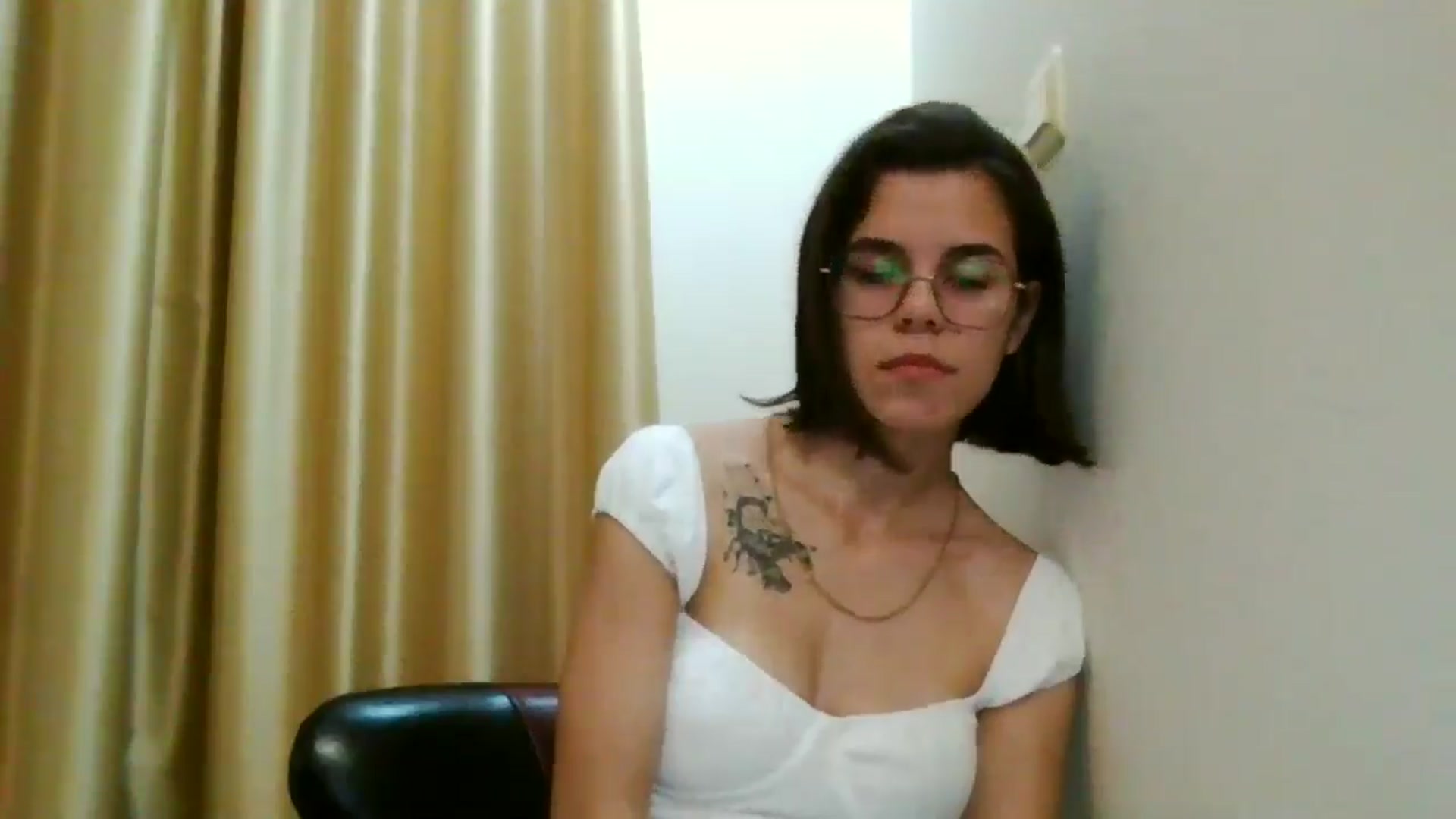 Gallery image thumbnail from EmilyWills's myfreecams stream on, 12/05/2025, 15:21 image 14 of 20