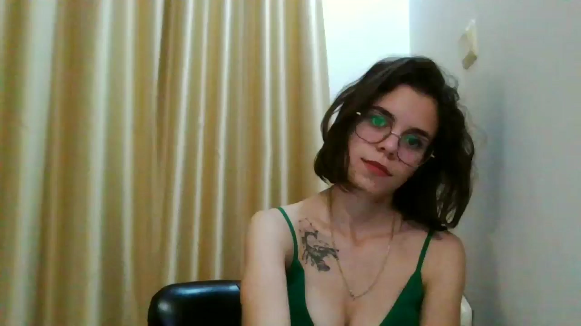 Gallery image thumbnail from EmilyWills's myfreecams stream on, 12/07/2025, 15:00 image 7 of 20