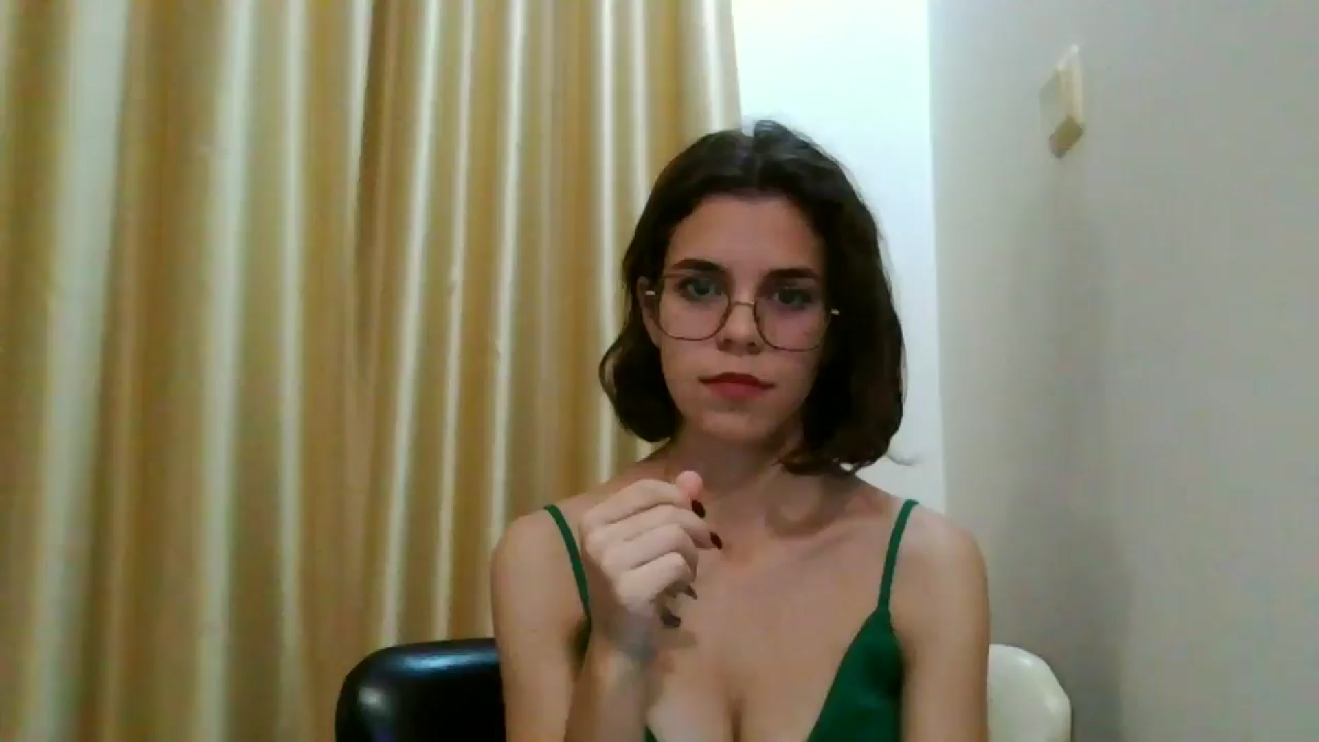 Gallery image thumbnail from EmilyWills's myfreecams stream on, 12/07/2025, 15:00 image 4 of 20