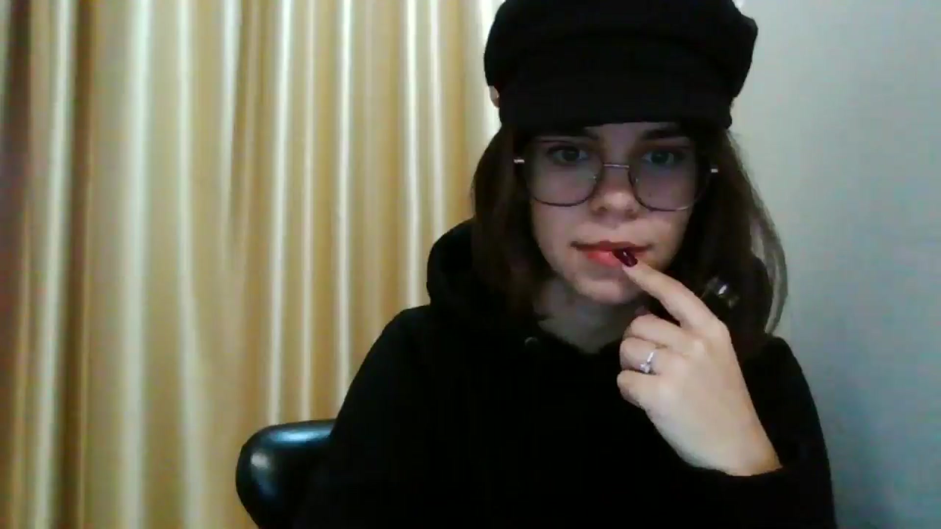 Gallery image thumbnail from EmilyWills's myfreecams stream on, 12/08/2025, 13:26 image 15 of 20