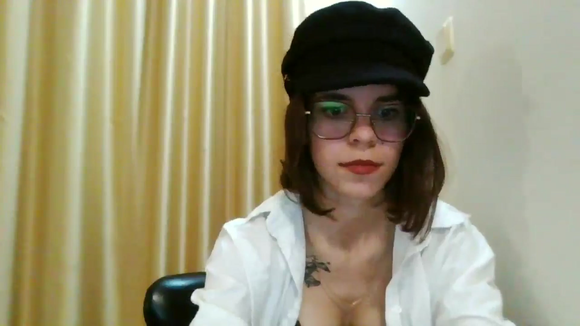 Gallery image thumbnail from EmilyWills's myfreecams stream on, 12/08/2025, 18:06 image 6 of 20