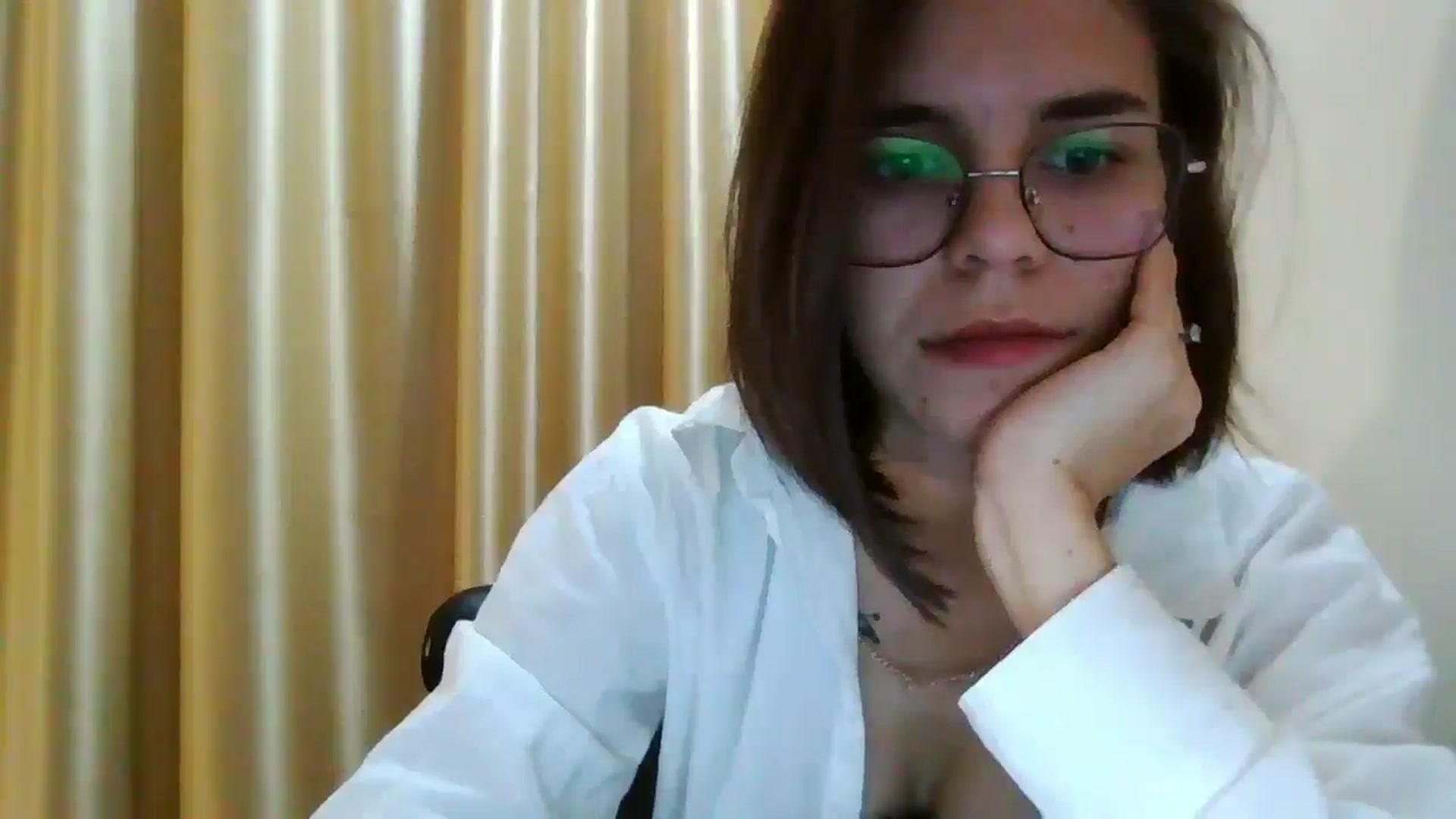 Gallery image thumbnail from EmilyWills's myfreecams stream on, 12/09/2025, 07:33 image 14 of 20