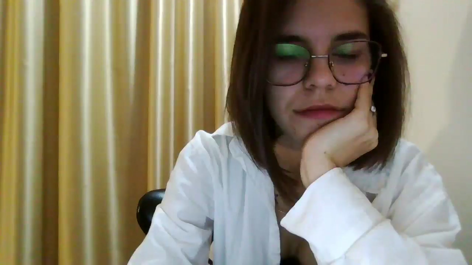 Gallery image thumbnail from EmilyWills's myfreecams stream on, 12/09/2025, 07:33 image 12 of 20