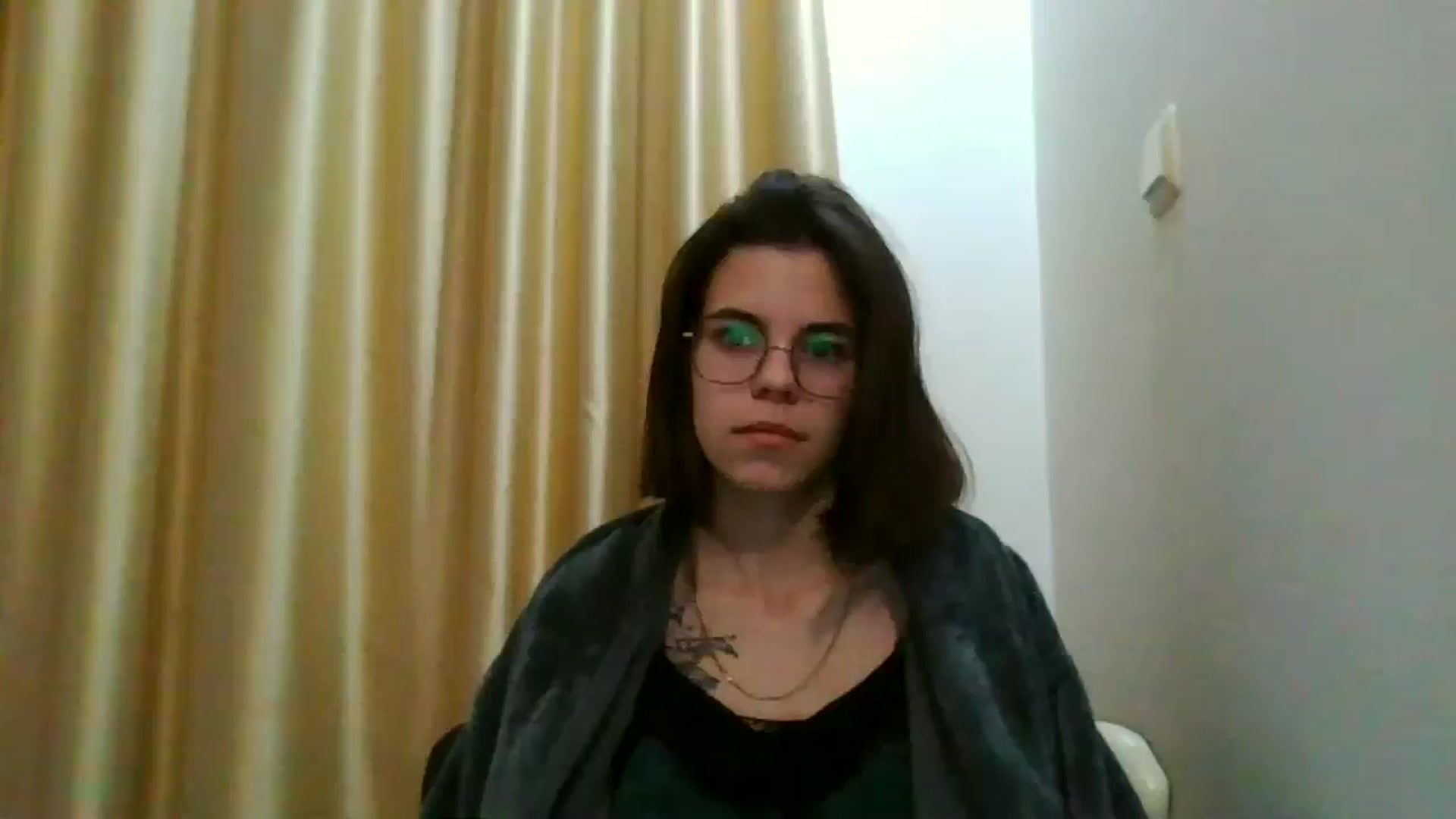 Gallery image thumbnail from EmilyWills's myfreecams stream on, 12/11/2025, 06:12 image 15 of 20