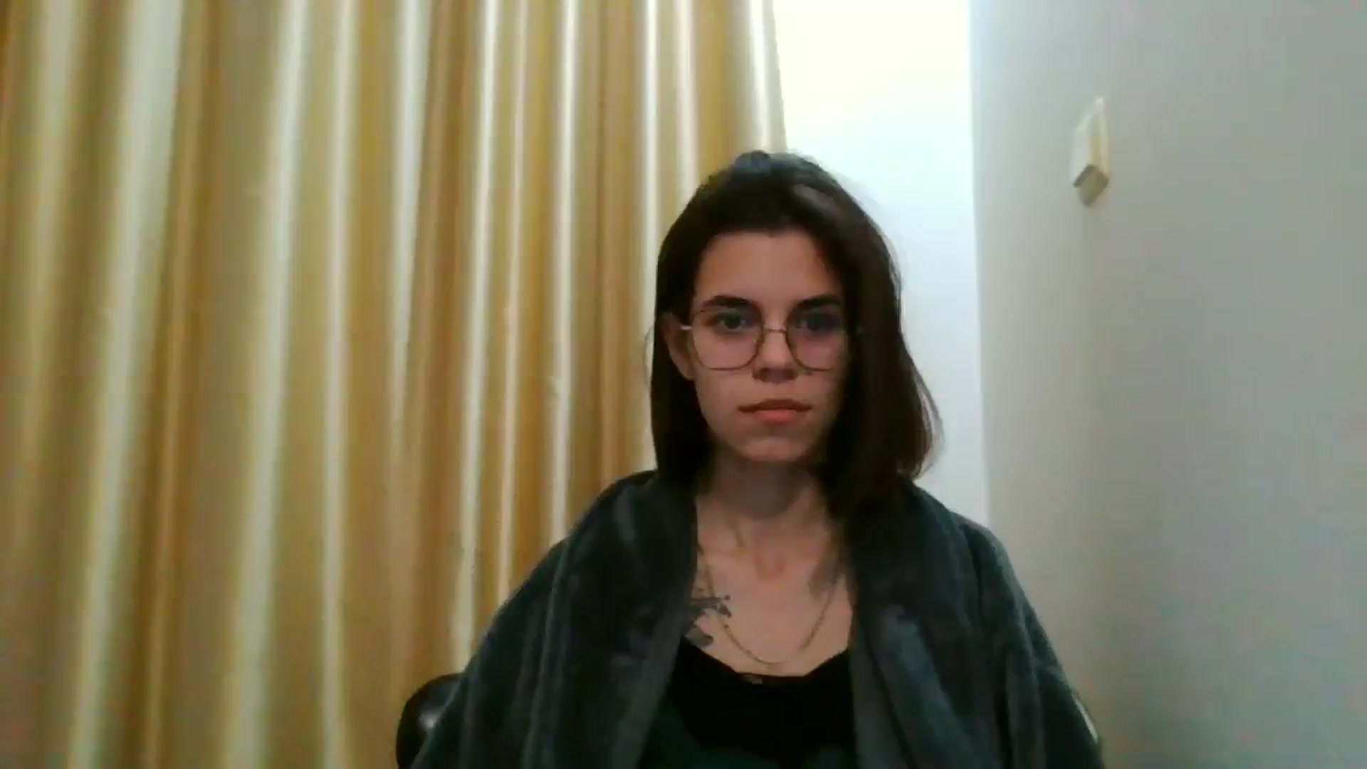 Gallery image thumbnail from EmilyWills's myfreecams stream on, 12/11/2025, 06:12 image 10 of 20