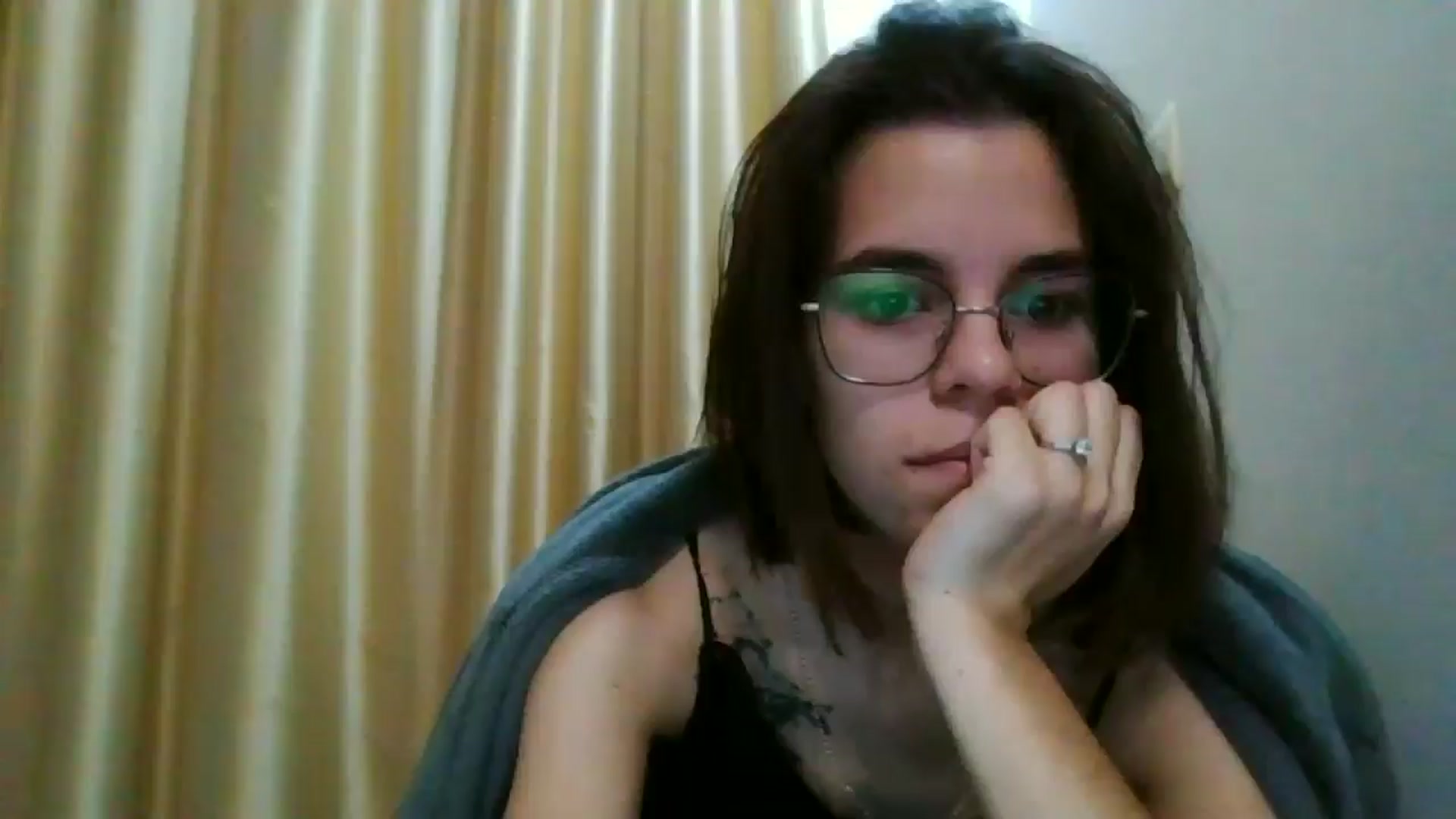 Gallery image thumbnail from EmilyWills's myfreecams stream on, 12/11/2025, 06:12 image 3 of 20