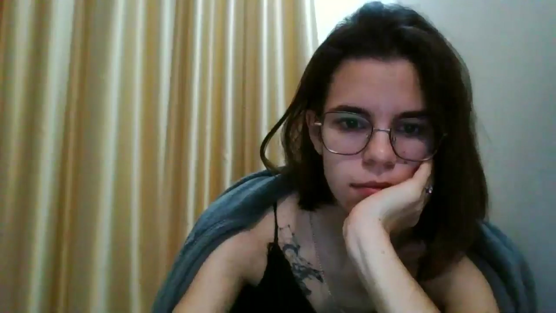 Gallery image thumbnail from EmilyWills's myfreecams stream on, 12/11/2025, 06:12 image 6 of 20