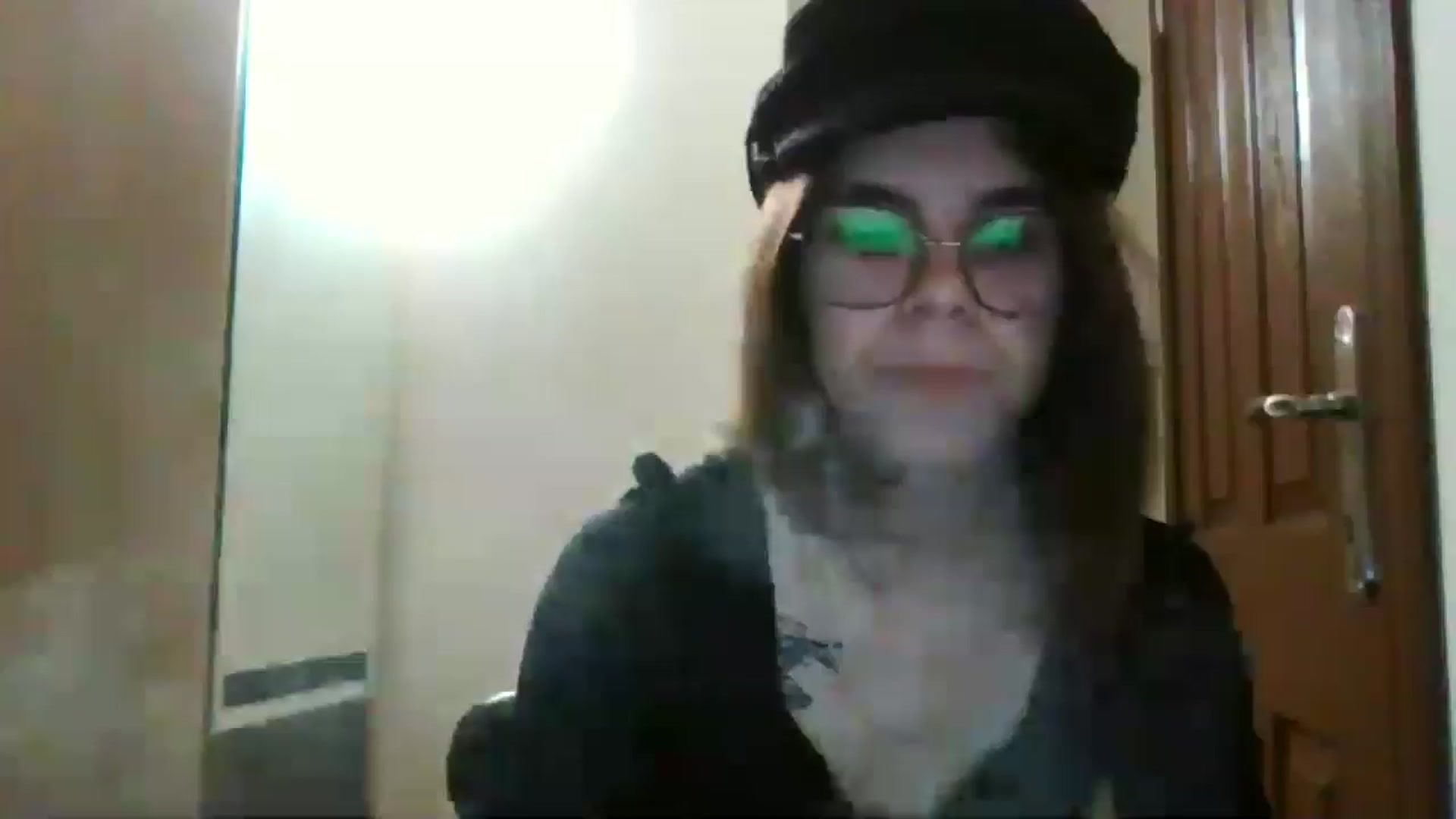 Gallery image thumbnail from EmilyWills's myfreecams stream on, 12/16/2025, 23:21 image 3 of 20