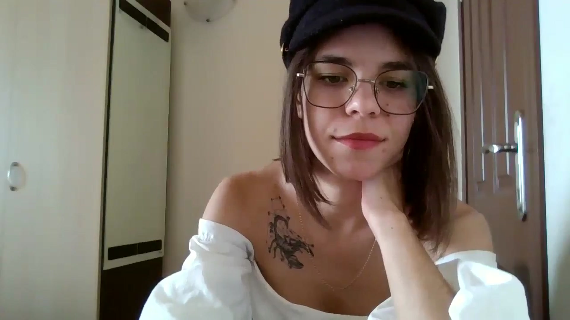 Gallery image thumbnail from EmilyWills's myfreecams stream on, 12/18/2025, 11:23 image 13 of 20