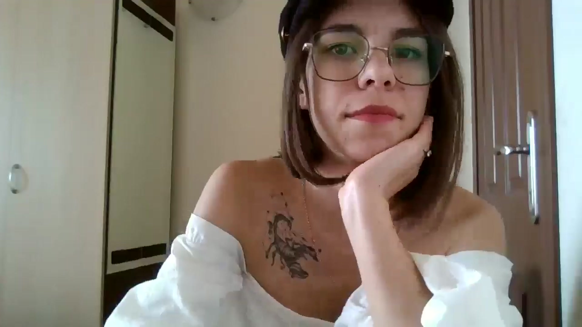 Gallery image thumbnail from EmilyWills's myfreecams stream on, 12/18/2025, 11:23 image 10 of 20