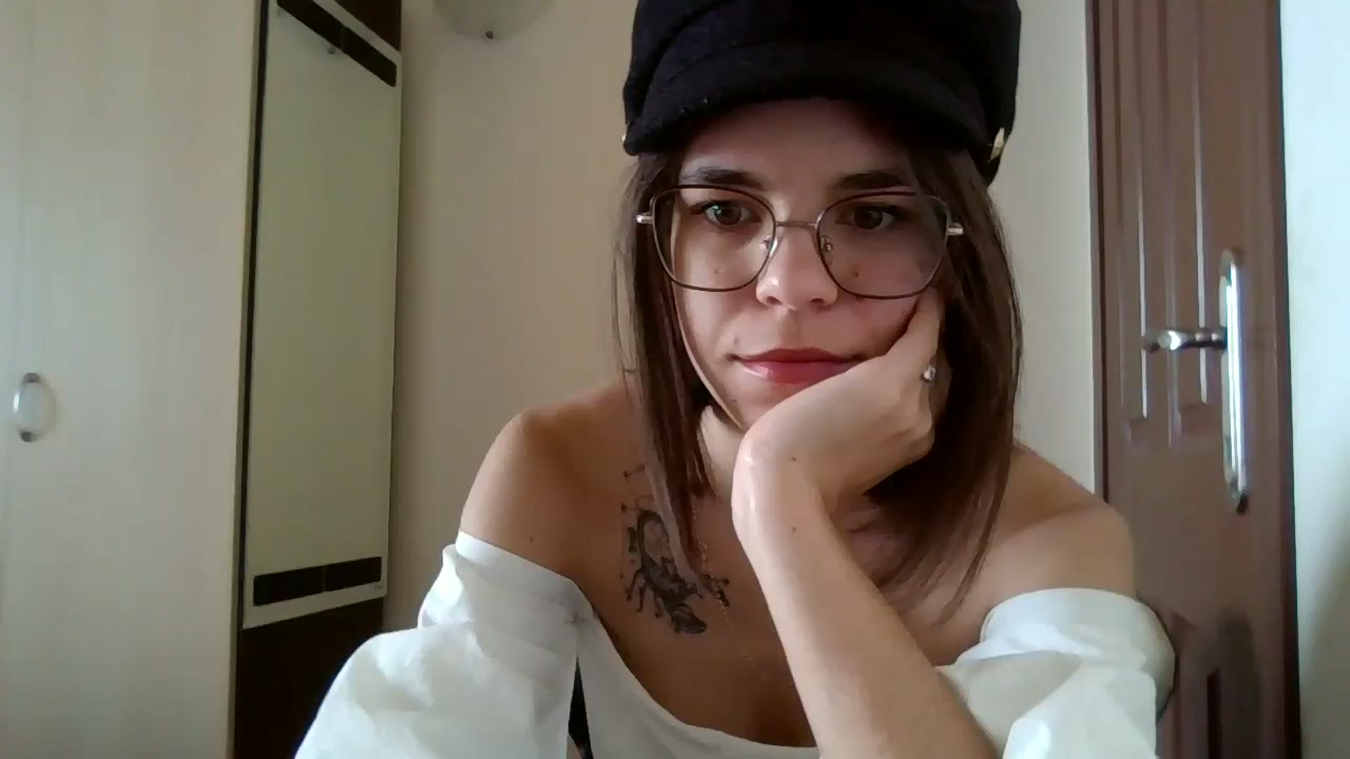 Gallery image thumbnail from EmilyWills's myfreecams stream on, 12/18/2025, 11:23 image 6 of 20