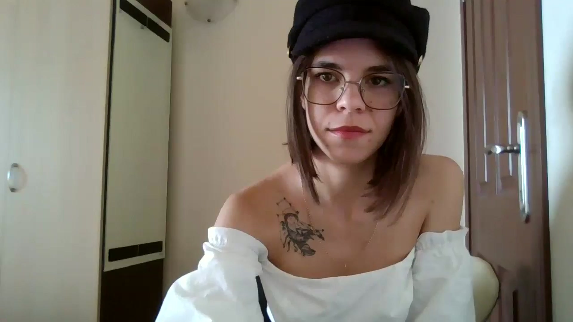 Gallery image thumbnail from EmilyWills's myfreecams stream on, 12/18/2025, 11:23 image 12 of 20