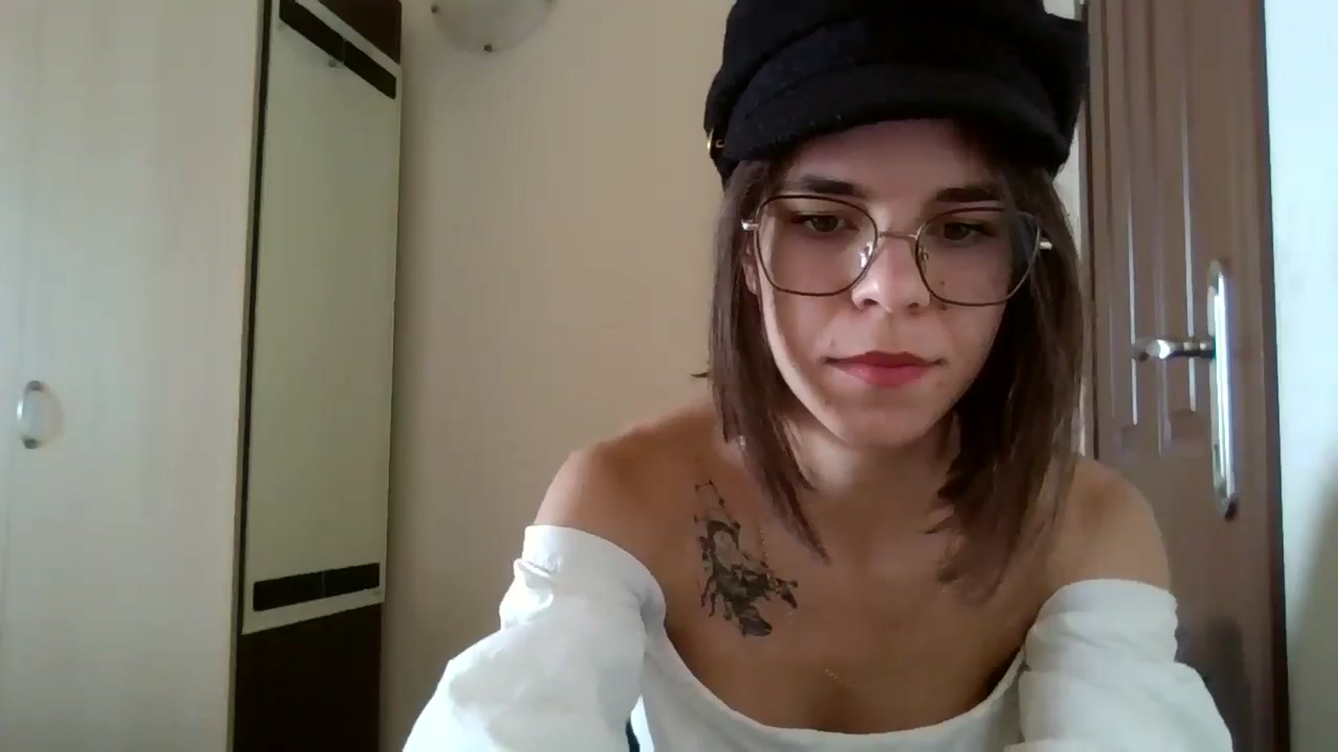 Gallery image thumbnail from EmilyWills's myfreecams stream on, 12/18/2025, 11:23 image 16 of 20