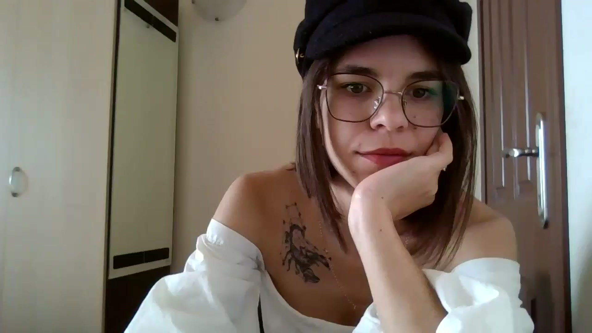 Gallery image thumbnail from EmilyWills's myfreecams stream on, 12/18/2025, 11:23 image 11 of 20